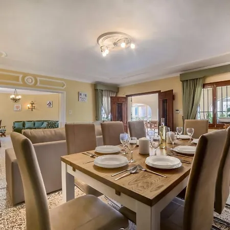 Puchero - Plusholidays קלפה