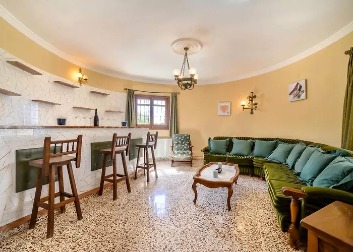 Puchero - Plusholidays كاليبي