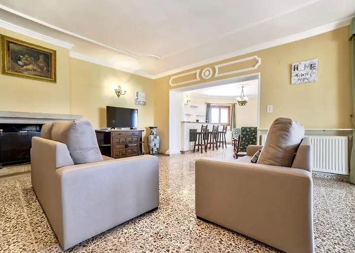 Puchero - Plusholidays * كاليبي