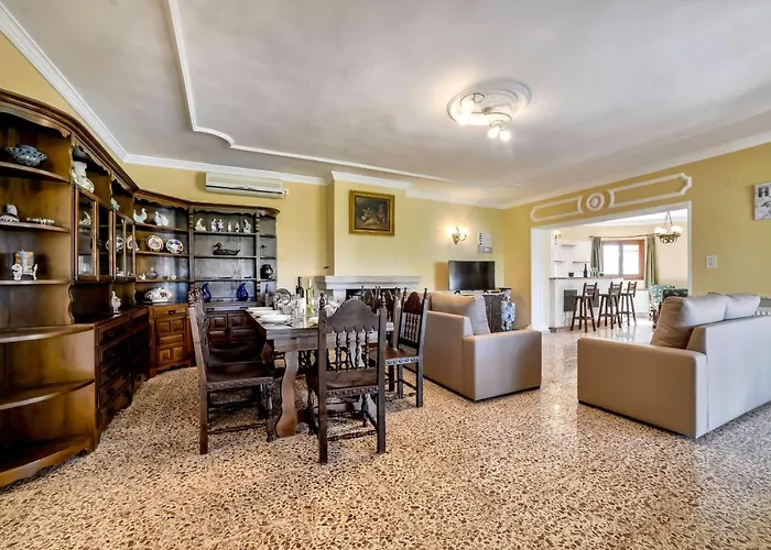 Puchero - Plusholidays فيلة كاليبي